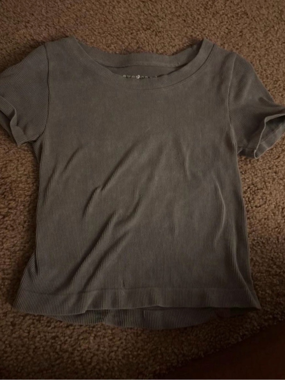 eye candy Ribbed Crop Tee in Olive